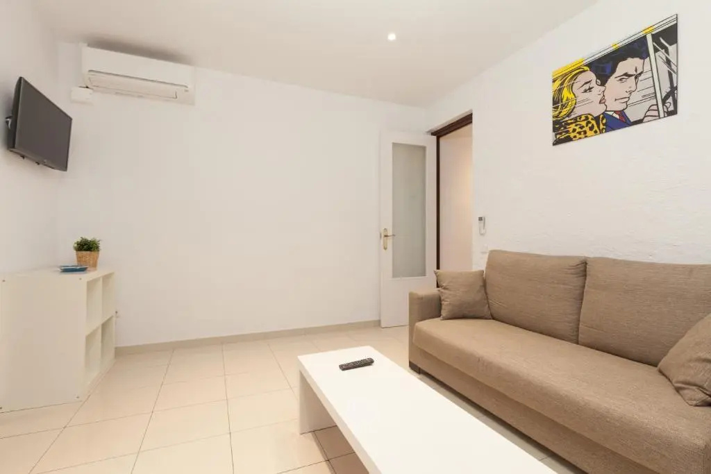 2 Bedrooms Apartment