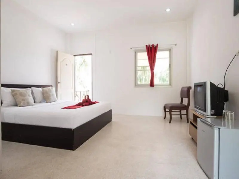 Standard Double room with balcony (full double bed)