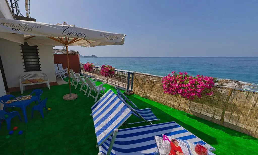Beach & Waterfront
