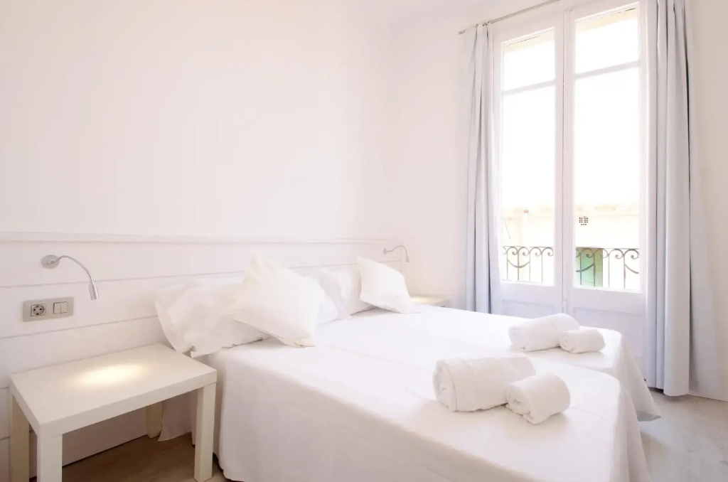 Hostal Express by gaiarooms — 4