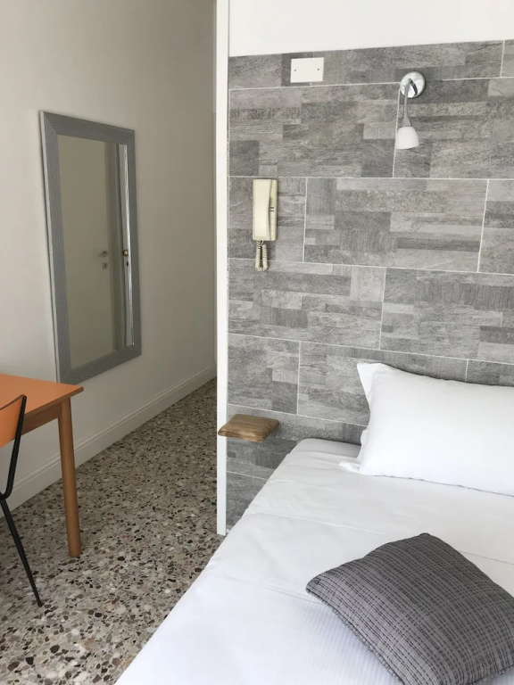 Economy room