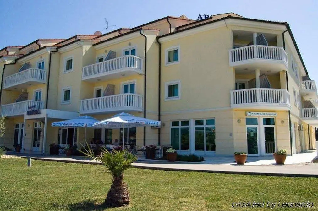 Arcus Residence