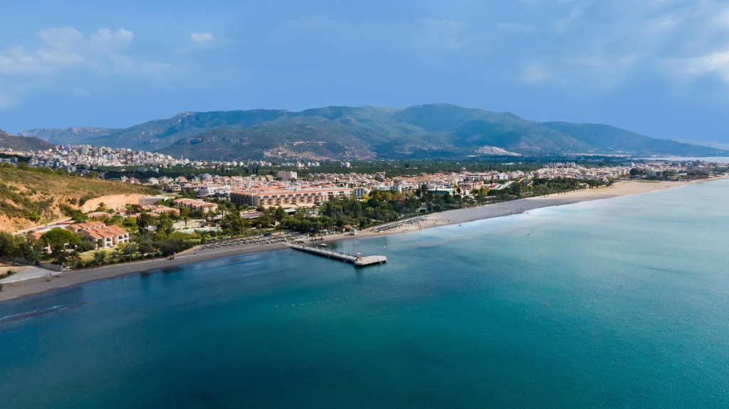 Beach & Waterfront
