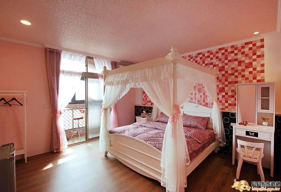 Deluxe Double room (full double bed)