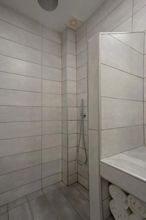 Standard Double room with balcony (full double bed)