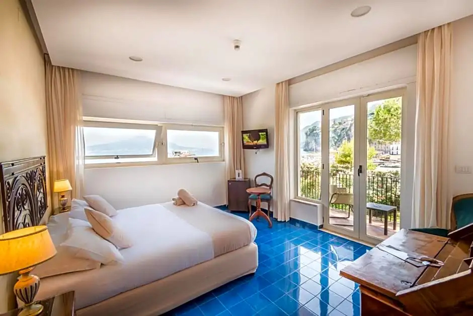 Superior Double room with sea view (full double bed)