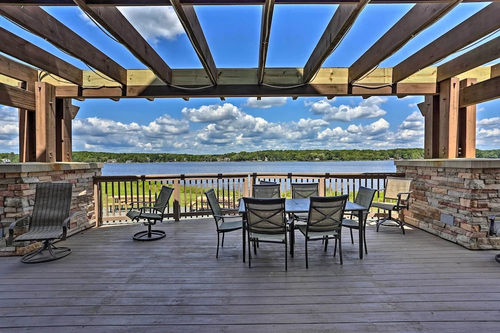 Deck & Fire Pit: Pocono Lake Home Near Skiing!