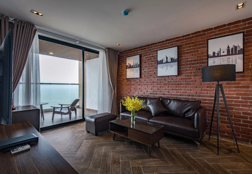 Suite with balcony