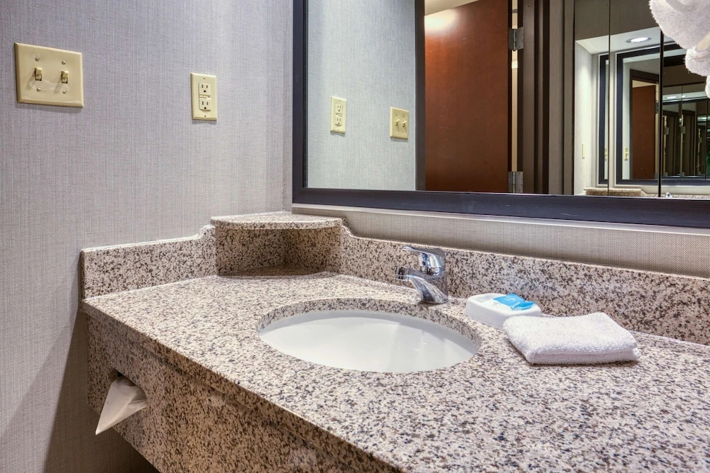 Drury Inn & Suites St. Louis Fairview Heights - Chambres