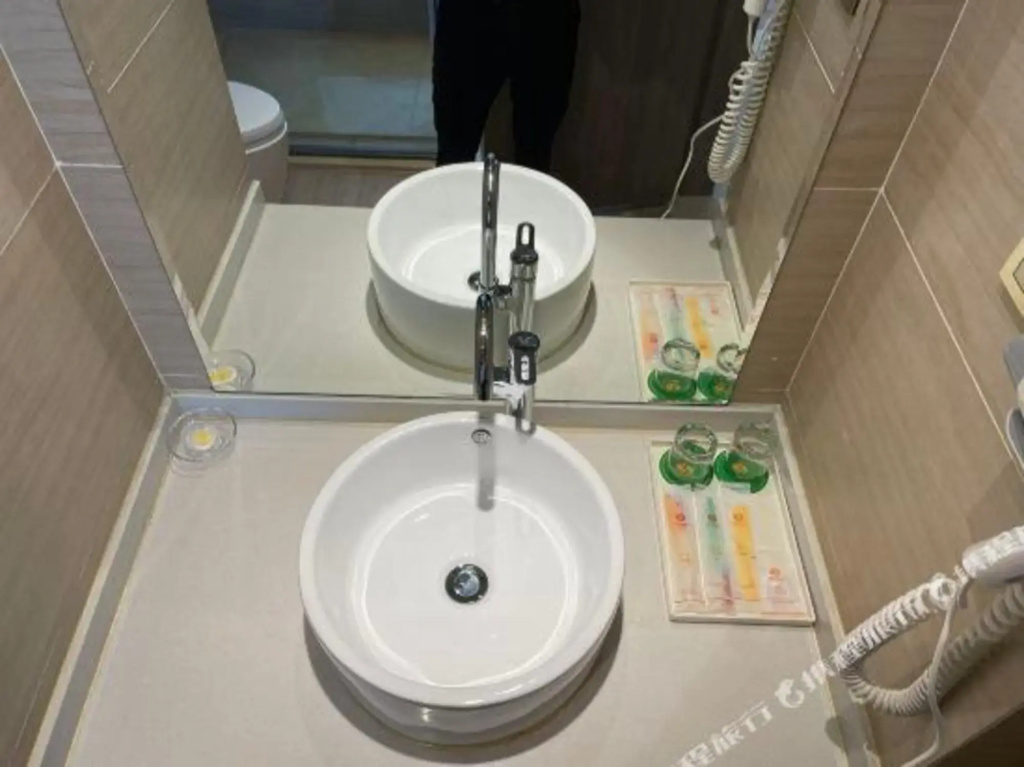 Vienna 3 Best Hotel (Ziyang High-Speed North Station Baotai Subway Station) - фото 12