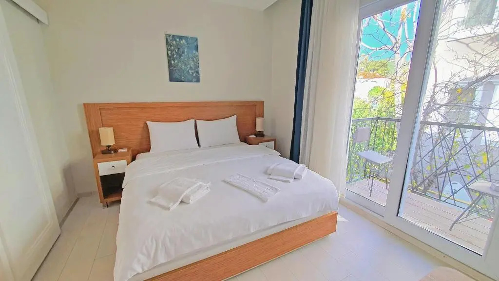 Standard Double room (full double bed)