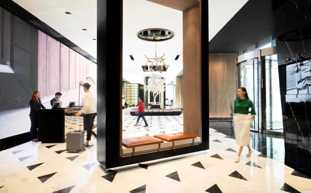 Lobby & Reception