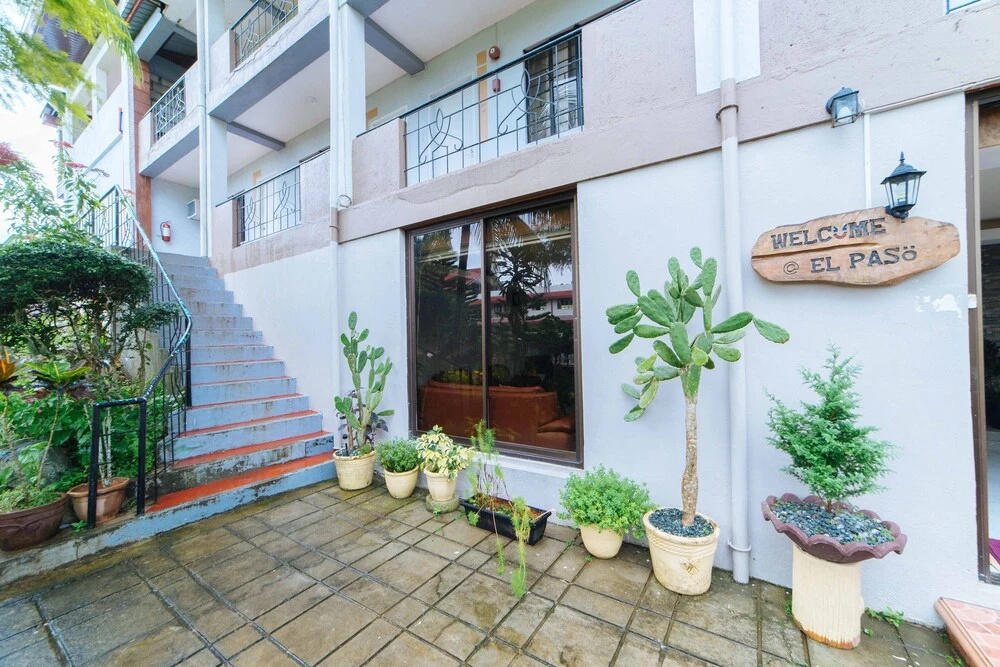 RedDoorz @ City Market Tagaytay