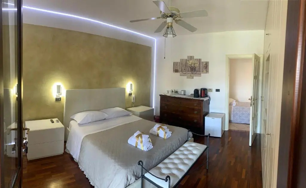 Superior Double room (full double bed)