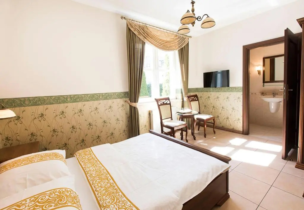 Standard Double room (full double bed)