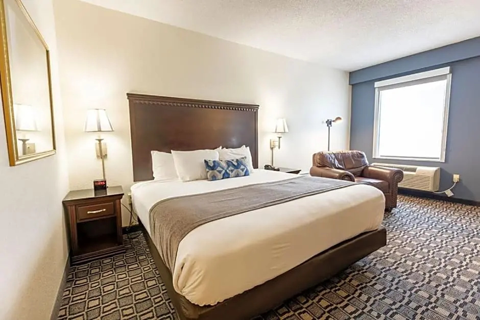 Double Suite (full double bed)