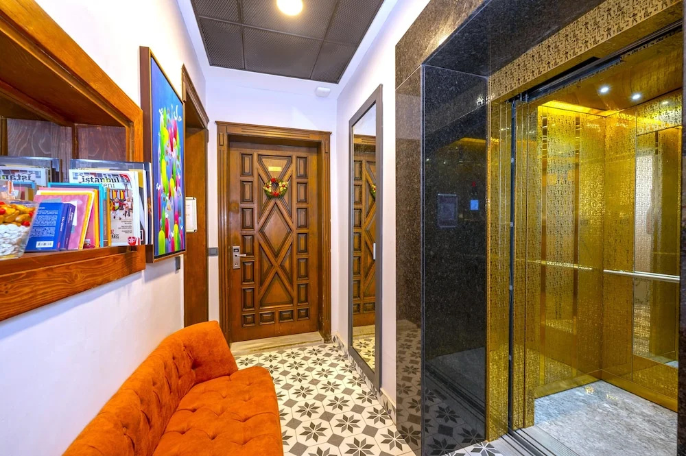 Flex O'pera Hotel — 2