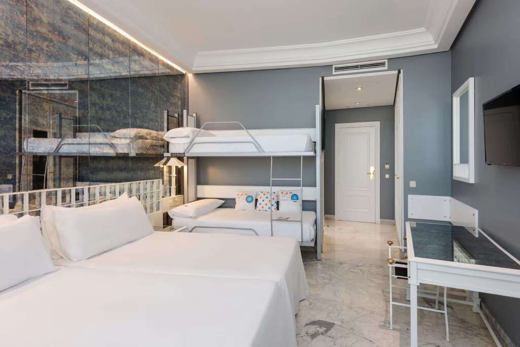 AZZ Merida Medea Hotel