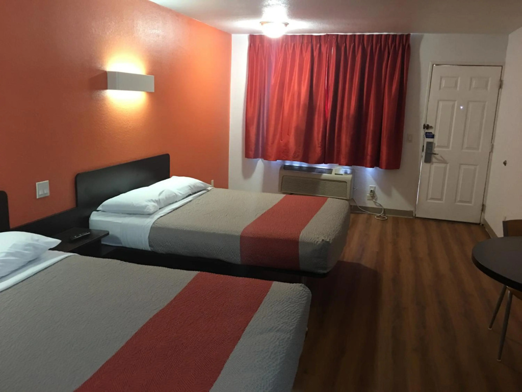 Americas Best Value Inn Apache Junction — 3