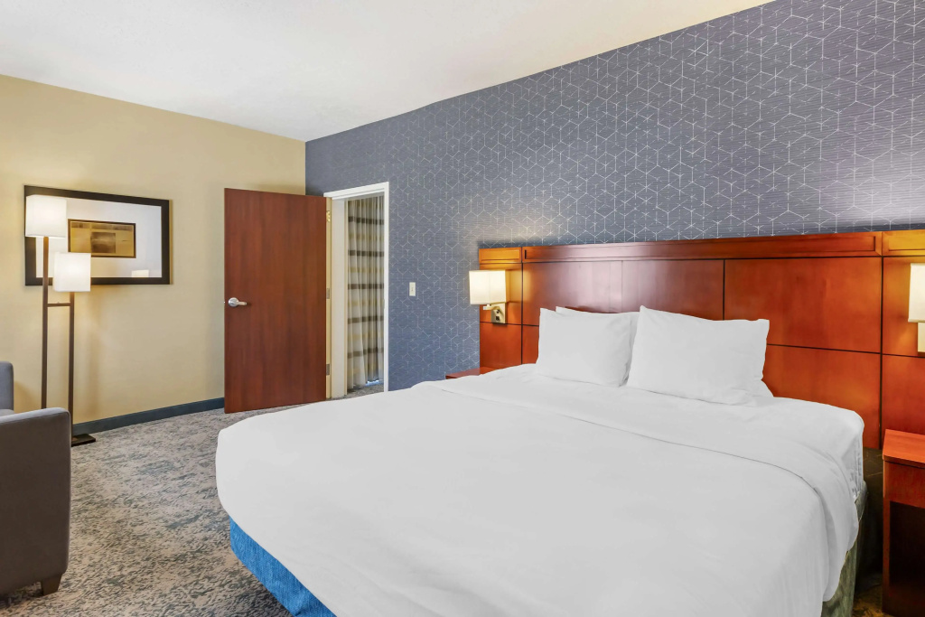 Double Suite (full double bed)