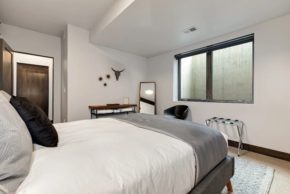 Relaxing in Paradise W Private Roof Top Deck!! — фото 4