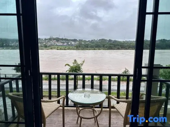 Chiangkhong Teak Garden Riverfront Onsen Hotel - Chambres