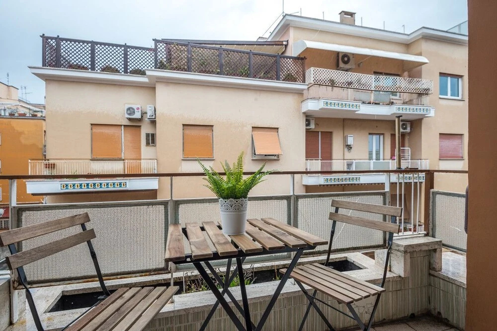 Modern Trendy Flat Well Connected W/vatican