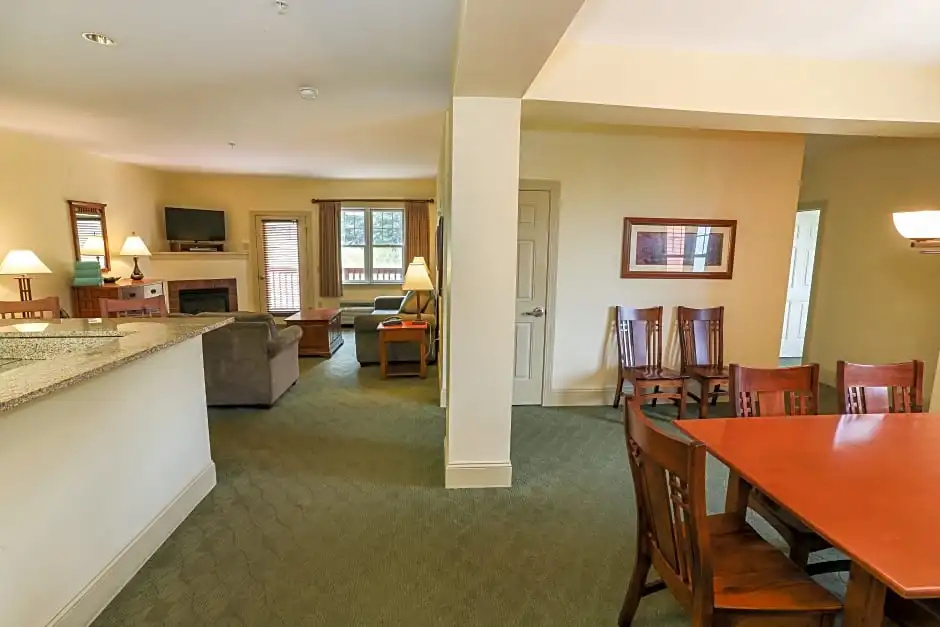 3 Bedrooms Standard Club room