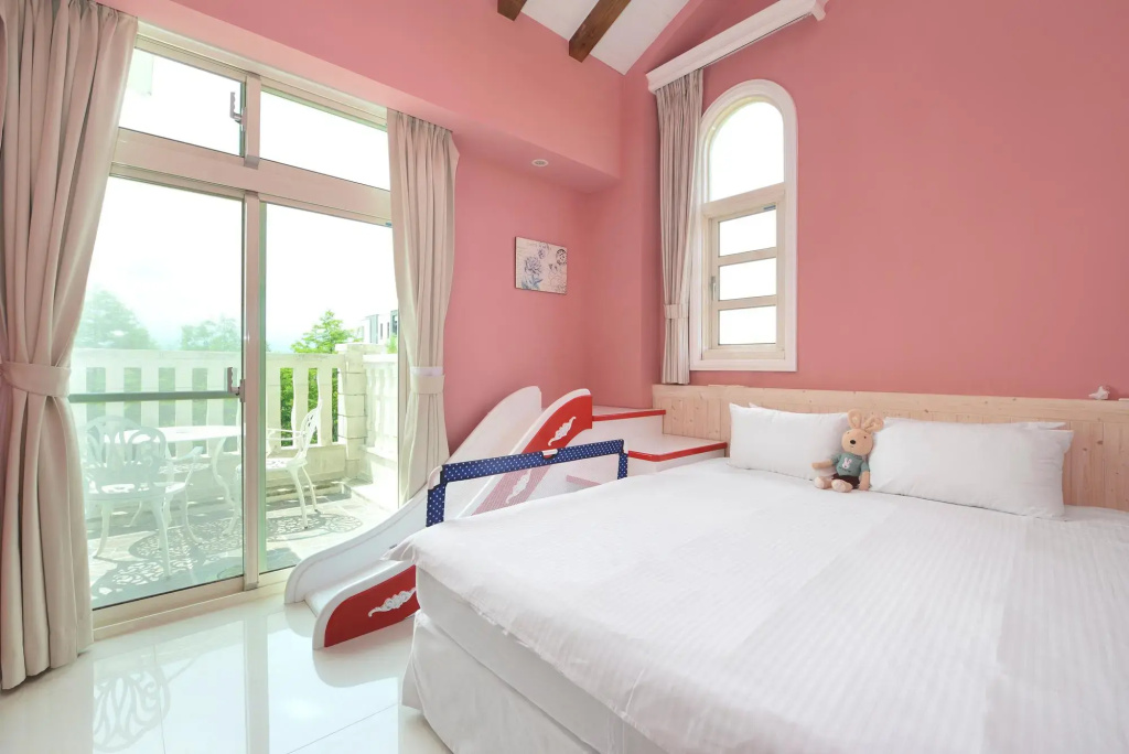 Standard Double room with balcony (full double bed)