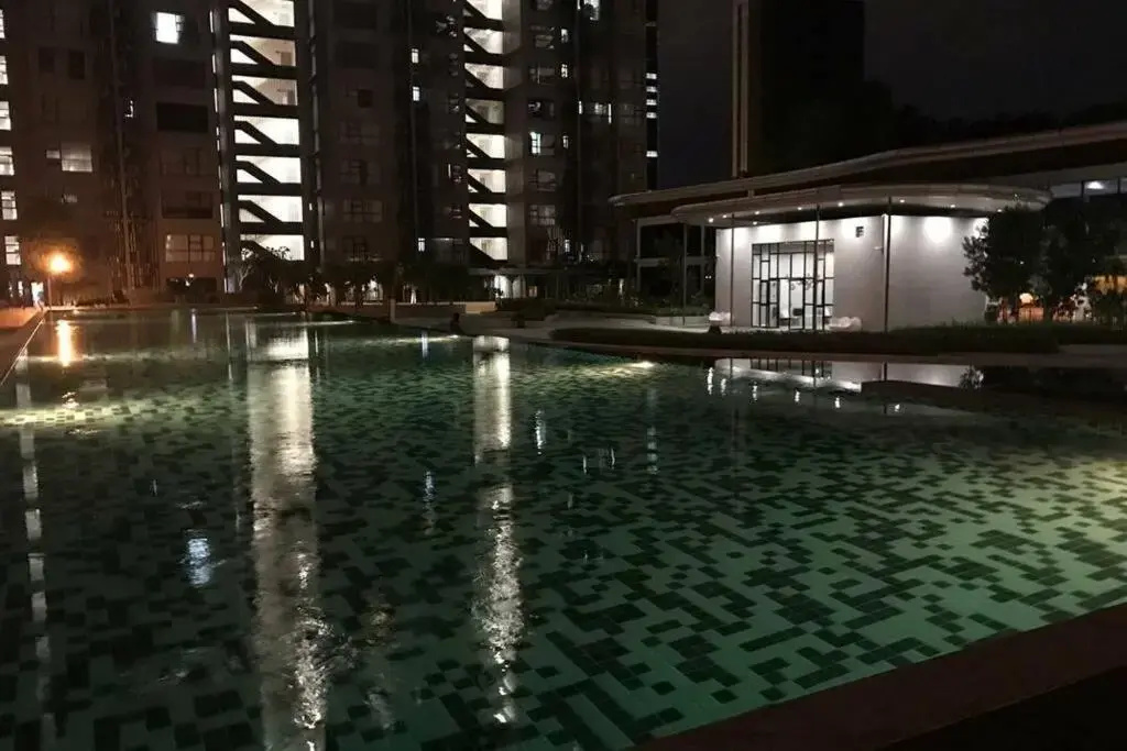 HB1512- Hyve Studio unit, Lake view, Cyberjaya, Free Wi-Fi, Free Parking, Netflix,Pool