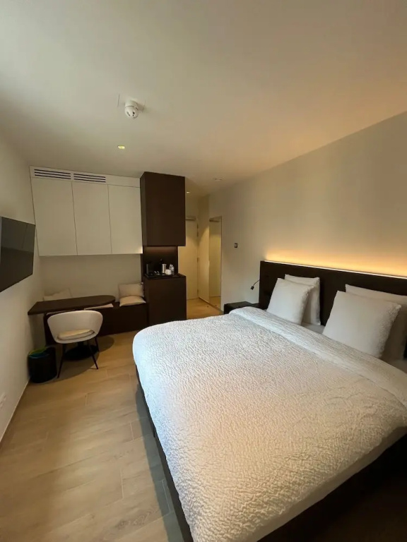 Comfort room