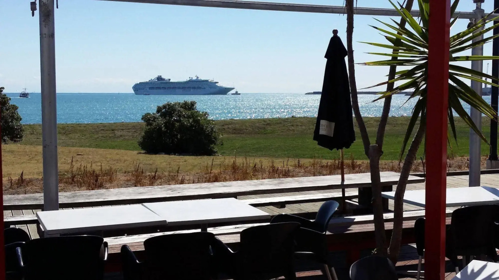 East Pier Hotel - Général