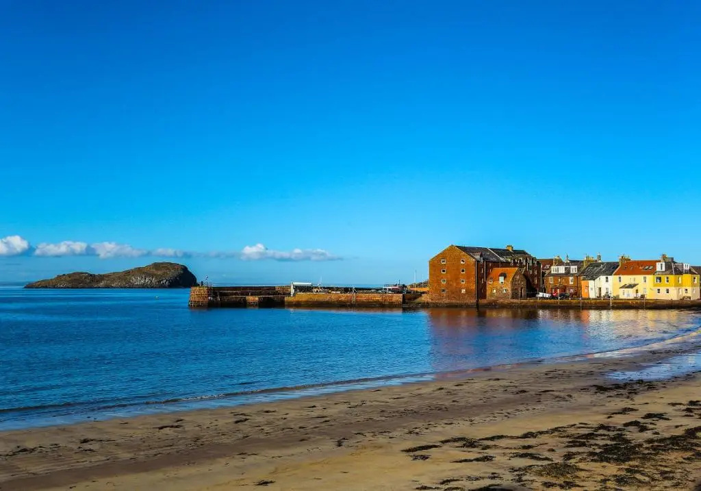 Sandy Shores- Beautiful 3 Bed Apartment near beach in North Berwick