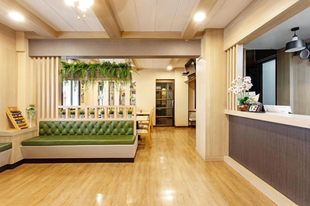 Lobby & Reception