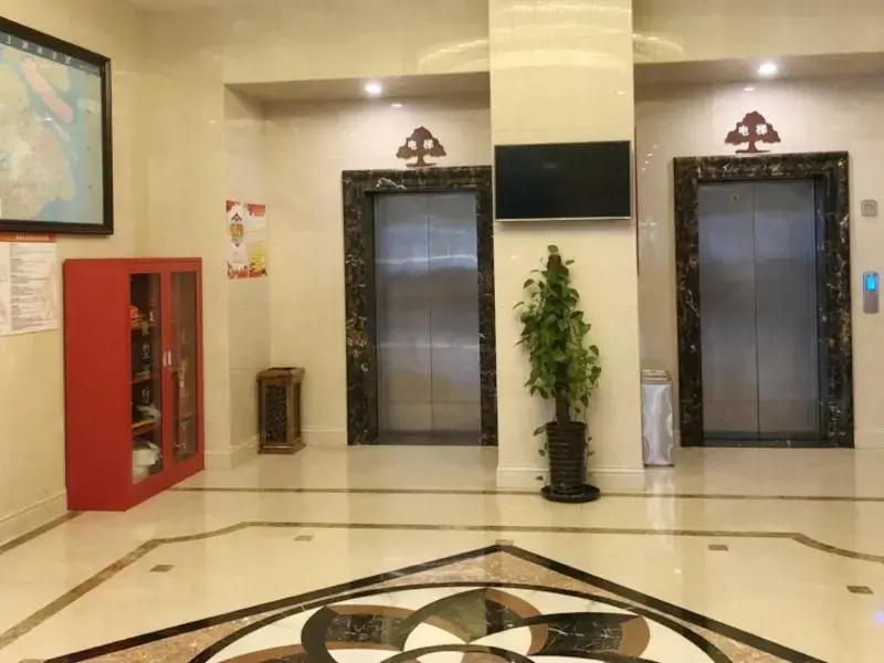 Lobby & Reception