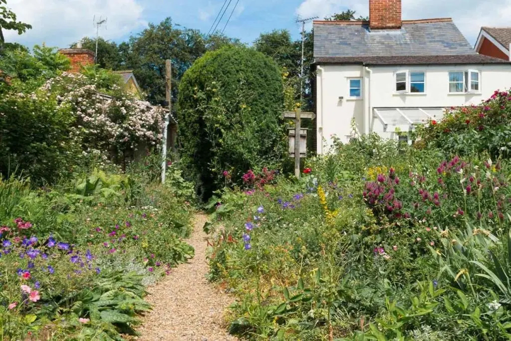 Romney a Cosy Victorian Cottage in a Picturesque Suffolk Village