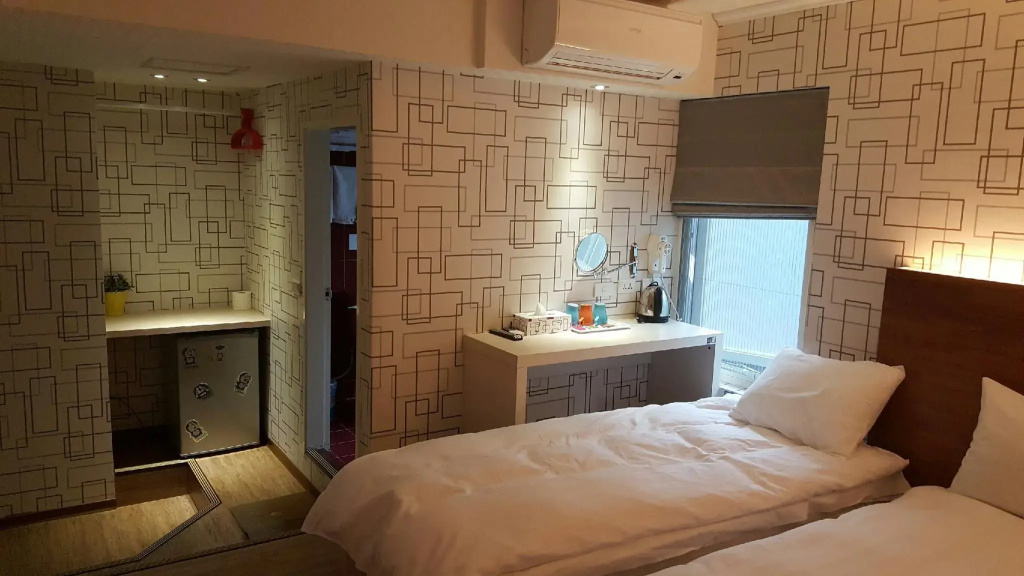 Honey Prince Hotel