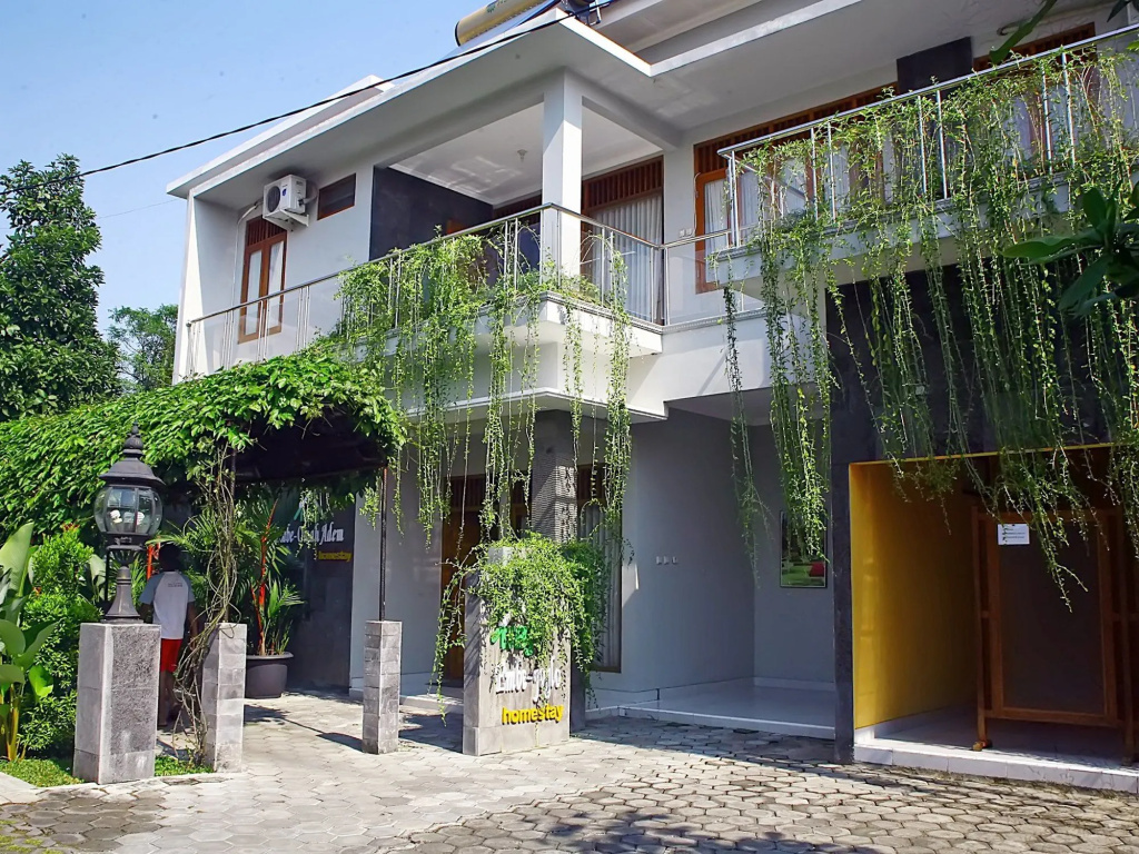 Embe Joglo Homestay