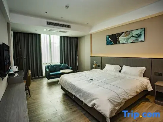 Deluxe Double room (full double bed)
