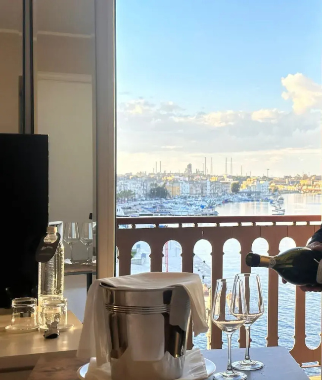 Standard room with balcony and with sea view