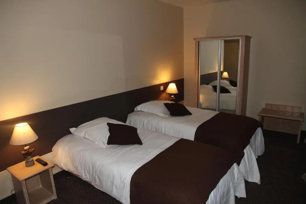 Hotel SPA Piscine le Petit Castel - Chambres