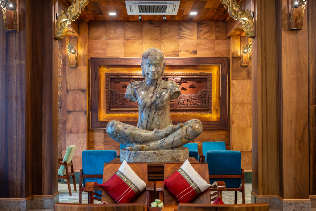 Lobby & Reception