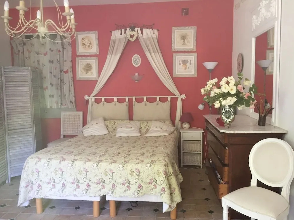 Voir la photo 2 — Bastide De Valvérane