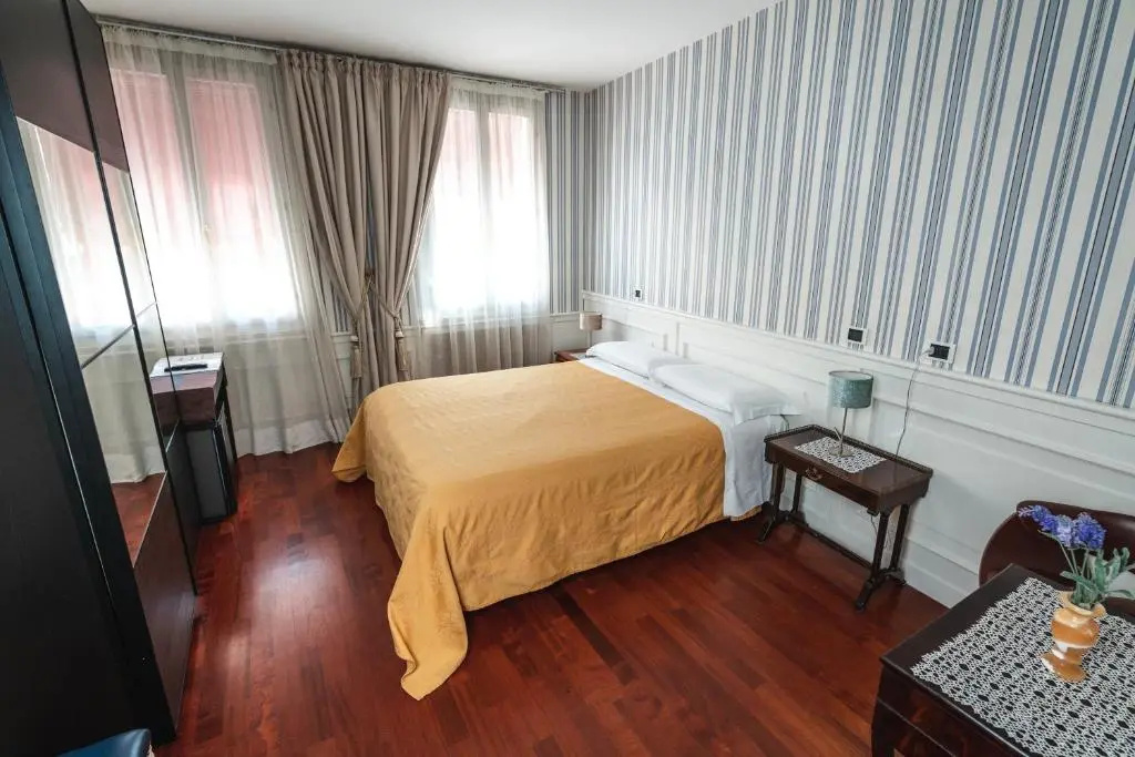Standard Double room with garden view (full double bed)
