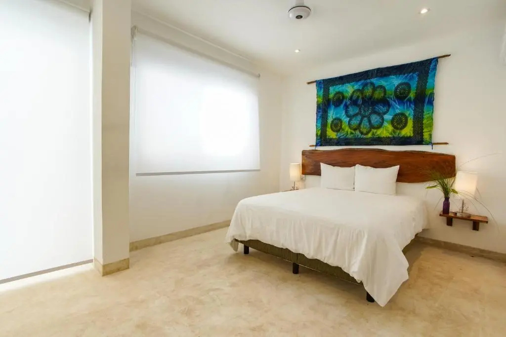 Standard Double room with balcony (full double bed)