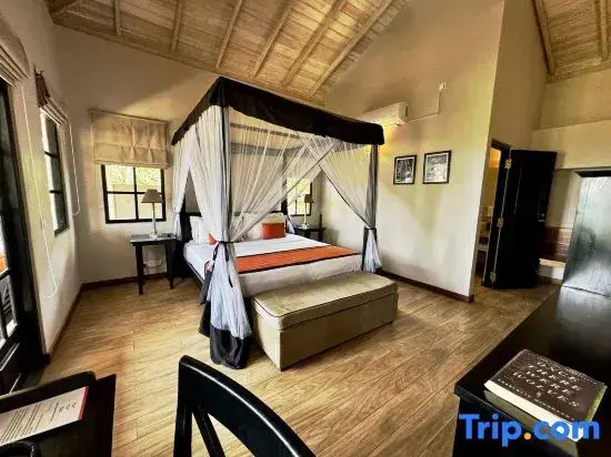 Deluxe Double room (full double bed)
