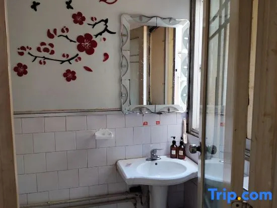 Zhongxing Hostel