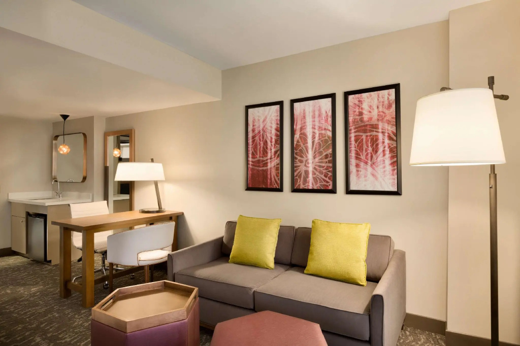 Embassy Suites by Hilton Phoenix Downtown North - Chambres