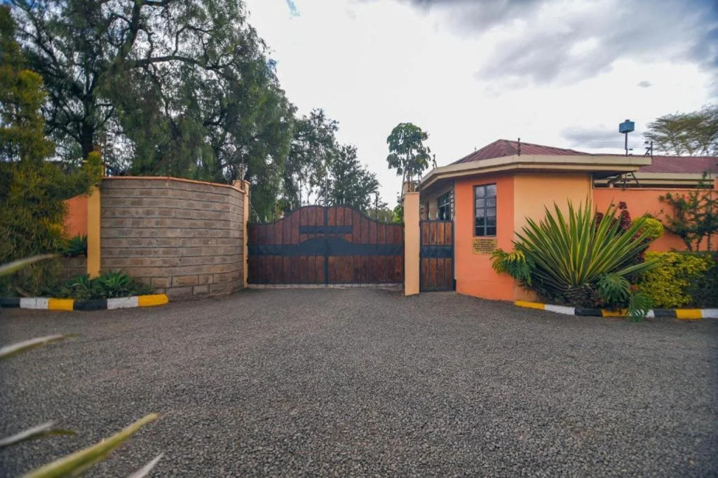 Falcon Heights Hotel - 2