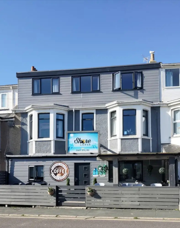 OYO Shore Surf Lodge